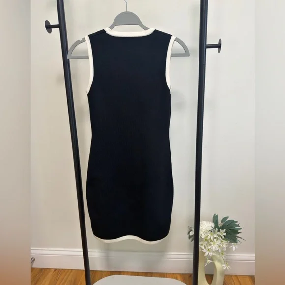 Sincerely Jules Pearl Button Contrast Knit Dress | Parisian Chic | Size Small - Picture 4 of 6